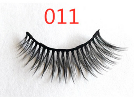 A Pair Of False Eyelashes With Magnets In Fashion