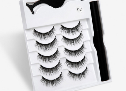 A Pair Of False Eyelashes With Magnets In Fashion