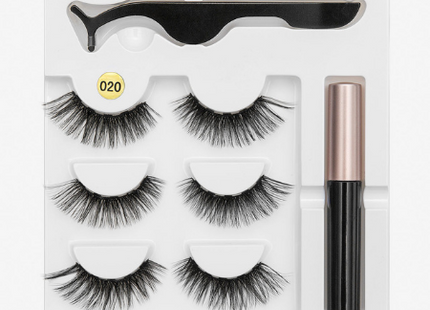 A Pair Of False Eyelashes With Magnets In Fashion