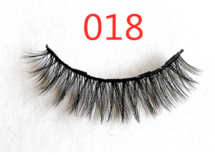 A Pair Of False Eyelashes With Magnets In Fashion