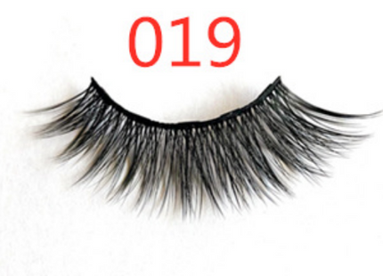 A Pair Of False Eyelashes With Magnets In Fashion