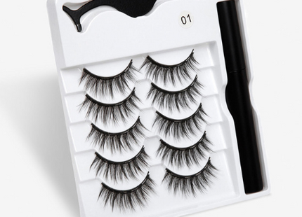 A Pair Of False Eyelashes With Magnets In Fashion