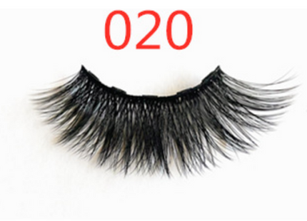 A Pair Of False Eyelashes With Magnets In Fashion