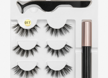 A Pair Of False Eyelashes With Magnets In Fashion